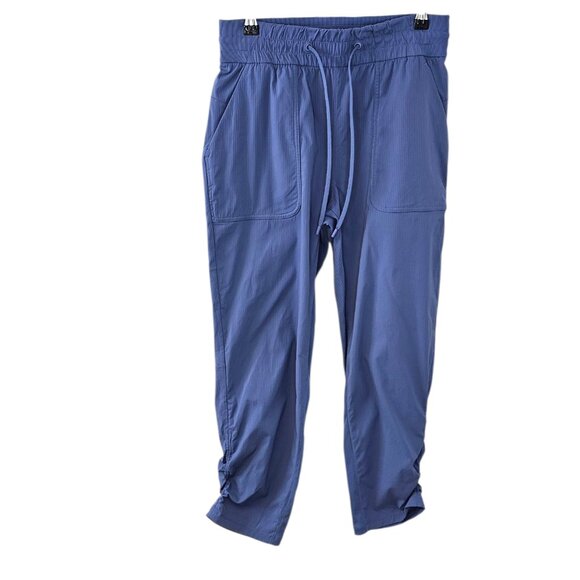 Lululemon Beyond the Studio Crop Water Drop, Pull On, High Rise, Light, Size 6 - Picture 1 of 9